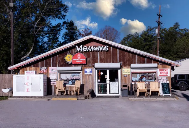 Me-Mom's Country Store & Restaurant