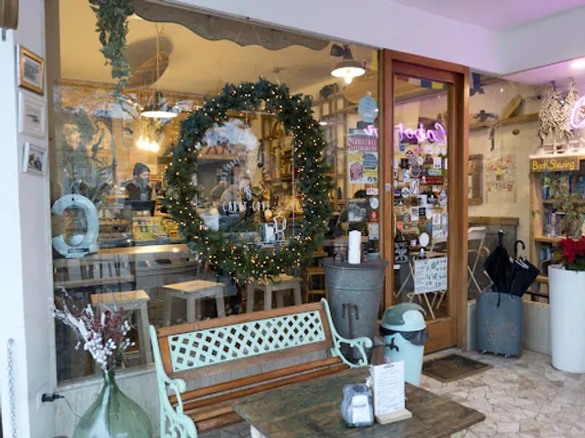 Cabot Cove - Outdoor Sport Cafè