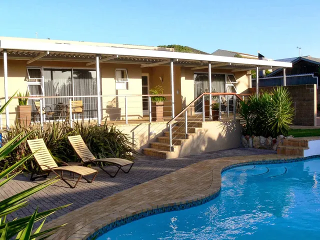 Hajo's Lodge & Tours