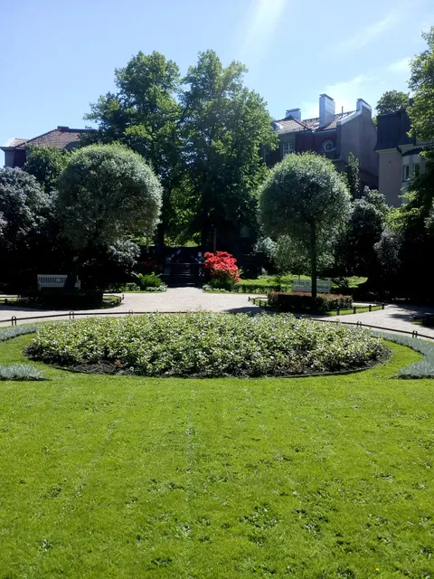 Tehtaanpuiston koira-aitaus