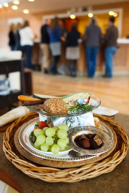 Monticello Appellation Wine Tours - Taste of Monticello