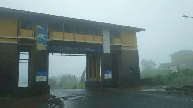 Lavasa lavish lake view apartment