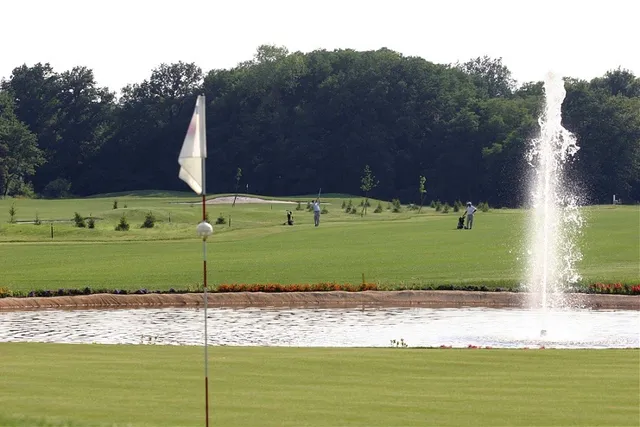 Anja Hauptman, sobodajalka