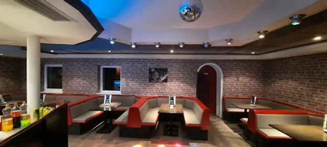 Cherrie's Cafe-Bar-Lounge-Pizzeria