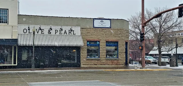 O L I V E & P E A R L