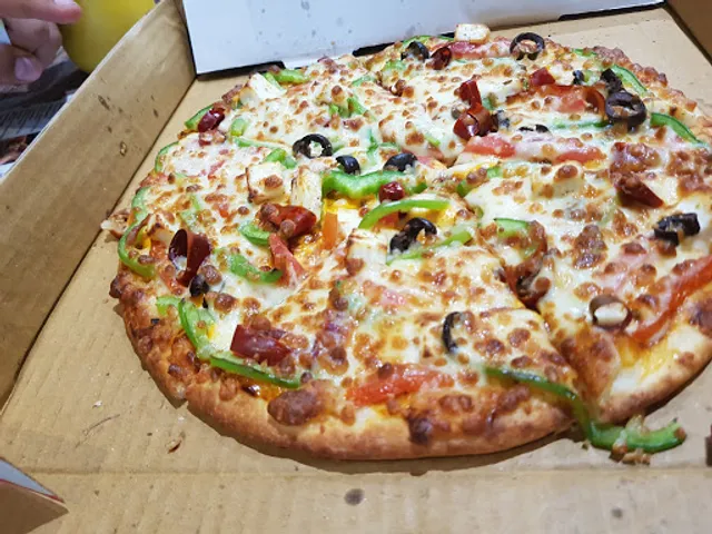 La Pino'z Pizza - 150 ft Ring Road Circle