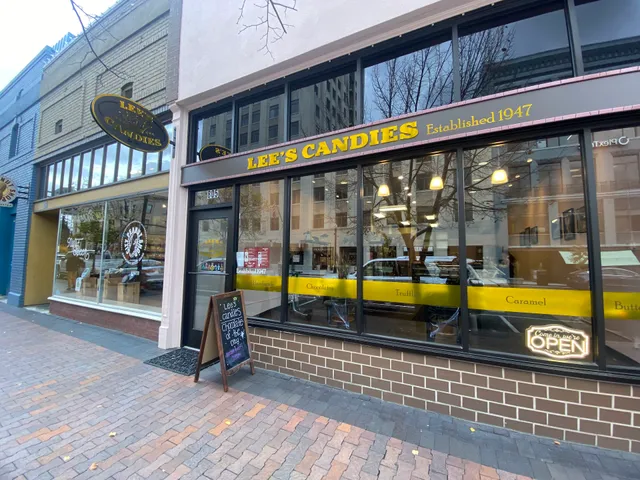 Lee’s Candies
