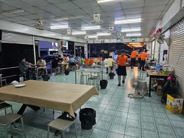 Somsak Claypot Crab @ Krung Thon Buri BTS