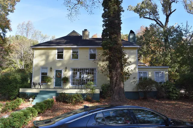 Dogwood Manor Bed & Breakfast