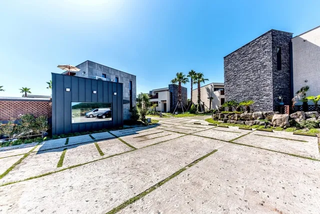 Arts Spa & Pool Villa