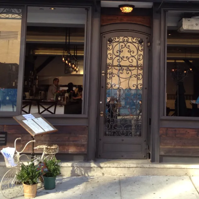 Medi Wine Bar & Restaurant