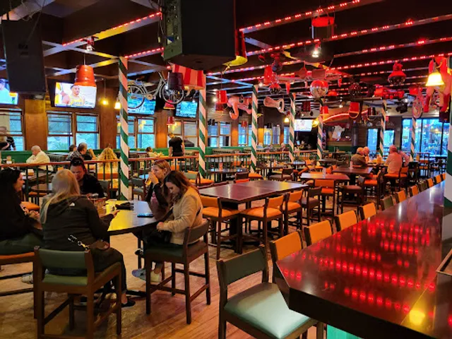 Carlos 'n Charlie's Restaurant