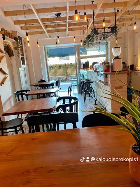 COCARICHI Cafe - Bistro