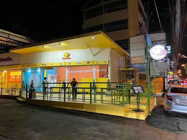 Munchies Vegan Tha Phae Gate