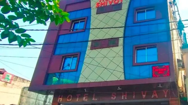 Hotel Shivoy Palace & V2 resaturant-Hotels/ac rooms/delux rooms in basti