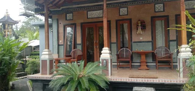 Khailash Warung And Homestay