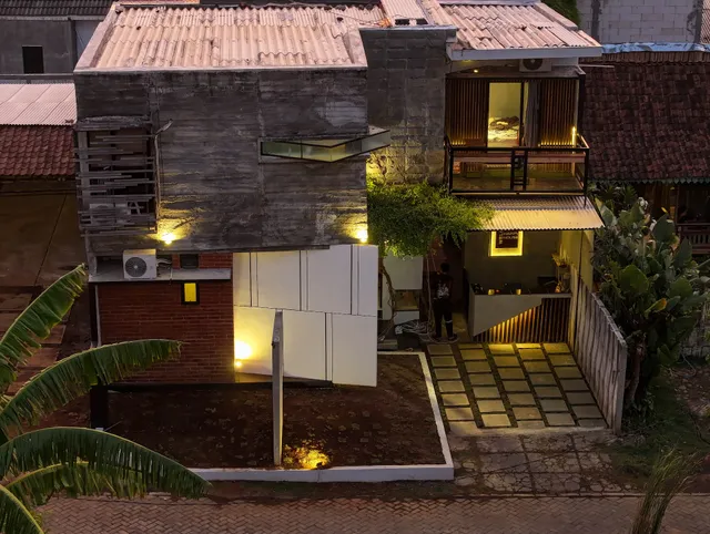 Happy House bromo backpacker