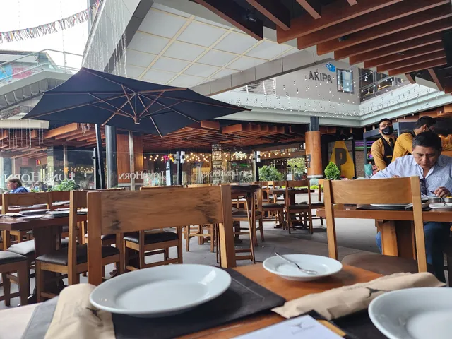 LongHorn Grill & Drinks - Salaverry