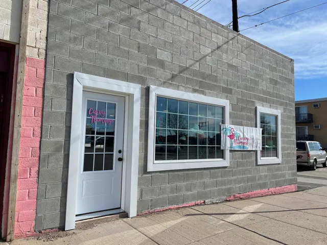 Curvy Flamingo Boutique