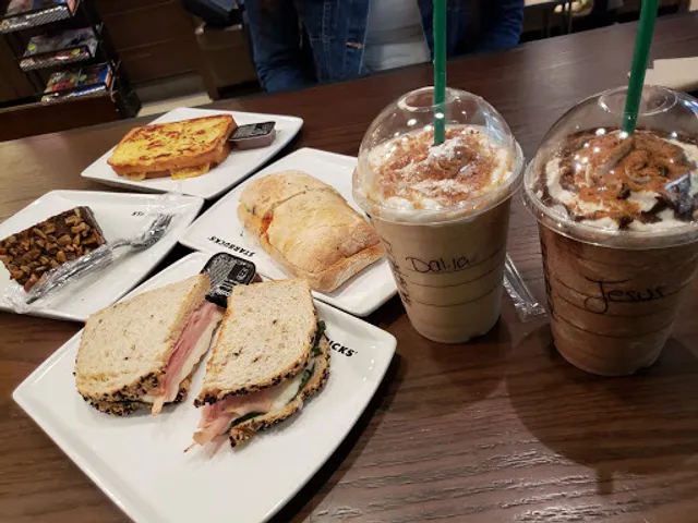 Starbucks Galerías Monterrey