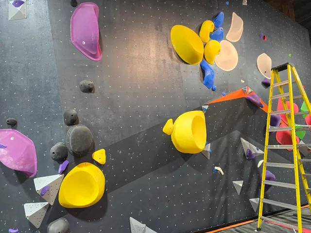 Skyhook Bouldering