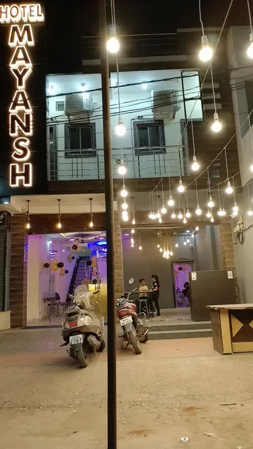 Hotel mayansh