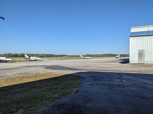 Fulton County Airport - Brown Field (FTY)