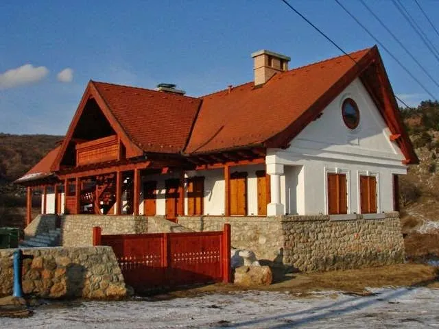Kövirózsa Apartmanház