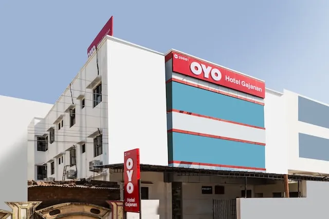 OYO 29881 Hotel Gajanan