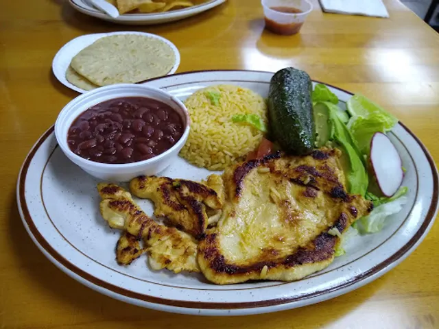 Los Pinos Mexican & Salvadorean Restaurant