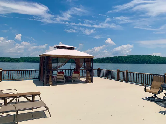 Double J's LakeHouse