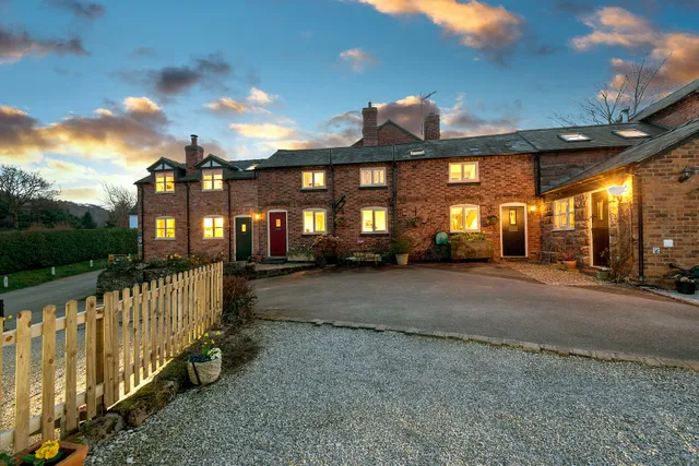 Sandstone Trail Cottages