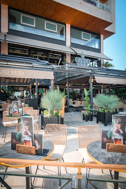 Grand Siena - Restaurant & Cocktail Bar