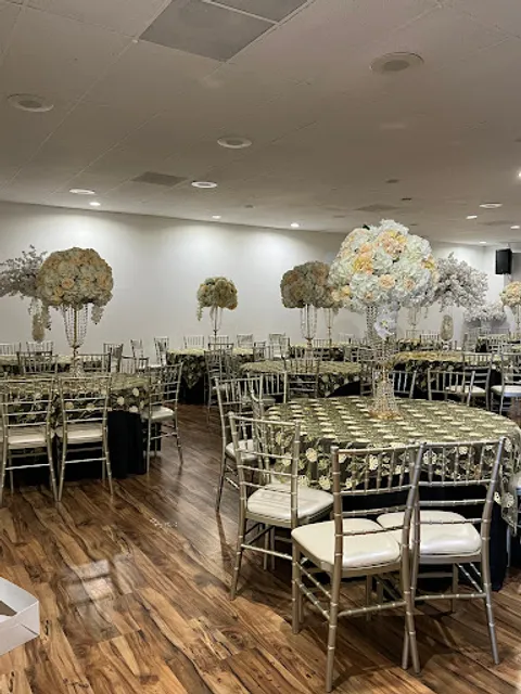 La Casa De Las Flores Restaurant and Bar