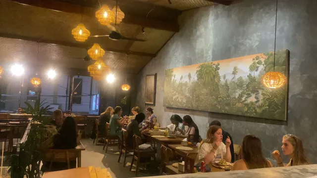 Nikuna warung & Art Gallery