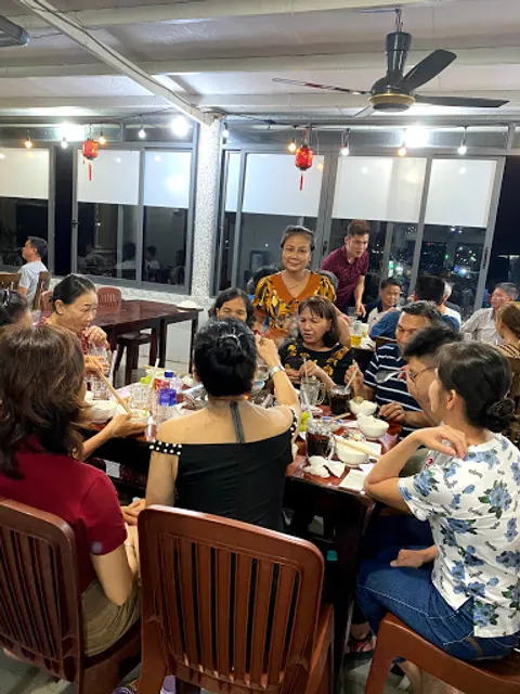 Nhà Hàng Biển Phúc Ngân- Hải Sản Tươi Sống Ngon ,Giá Rẻ Gần Vinpearl