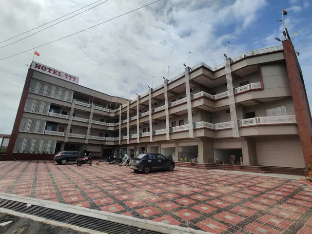 Hotel 777