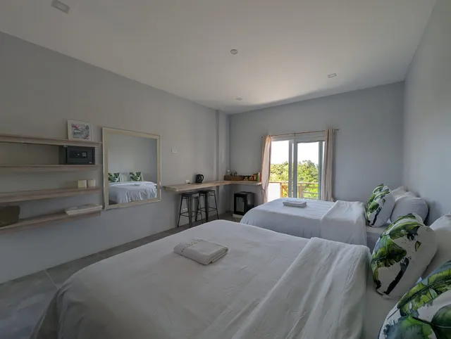 Crown Malapascua Hilltop Hotel