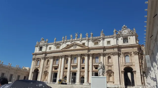 Di Fronte alla Cupola