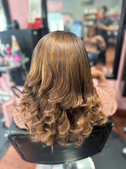 Dominican Diva's Beauty Salon