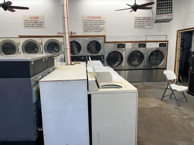 Lobelville Laundromat