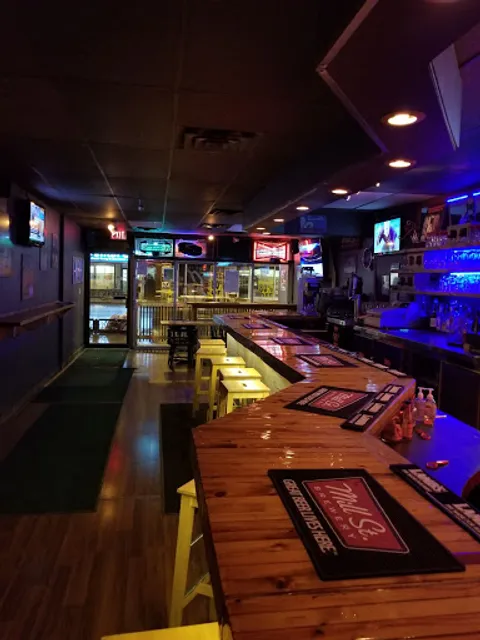 Edie's Place Bar & Cafe