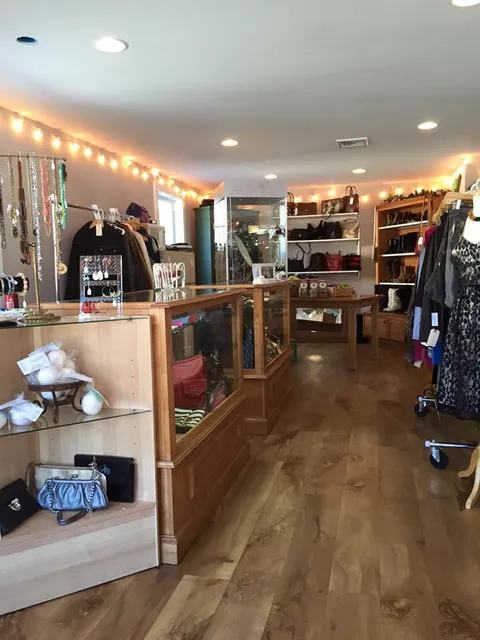 Lulu's Krazy Daisy Fashion Consignment