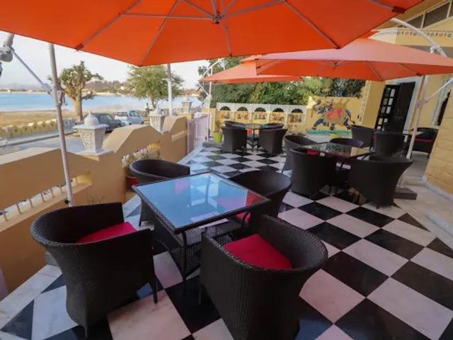 Le Baretto Cafe & Restaurant - Lake View (Best Lakeside/Veg )