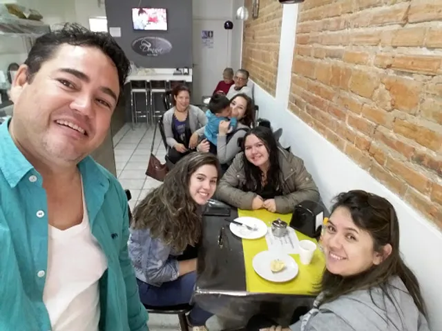 Confeitaria Artesanal e Panificadora Donna