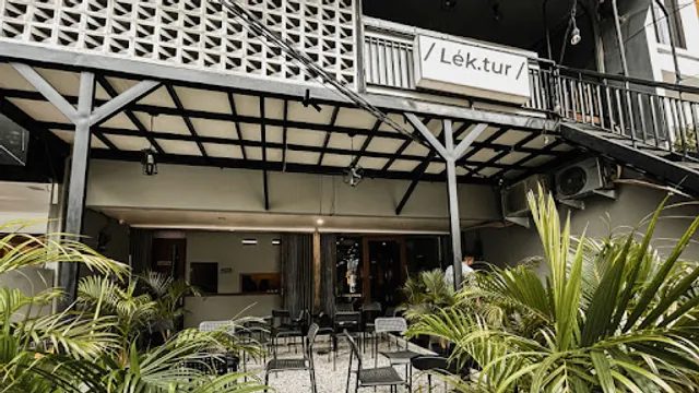 Lektur (Coffee Shop)