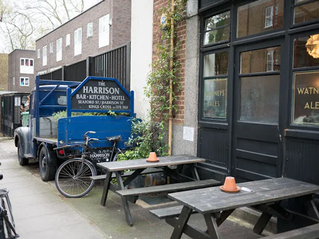 Harrison Pub & Hotel