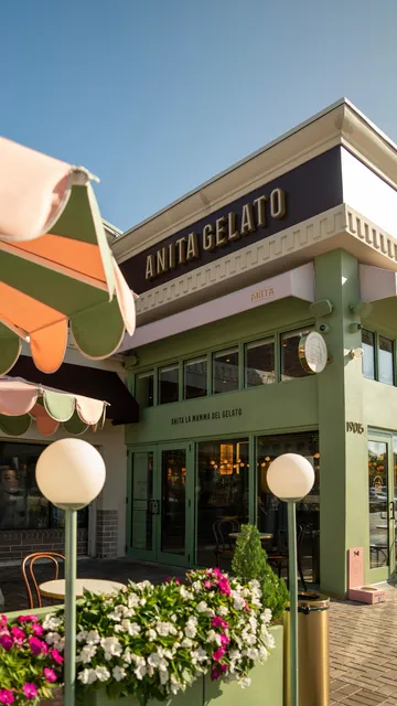 Anita La Mamma del Gelato