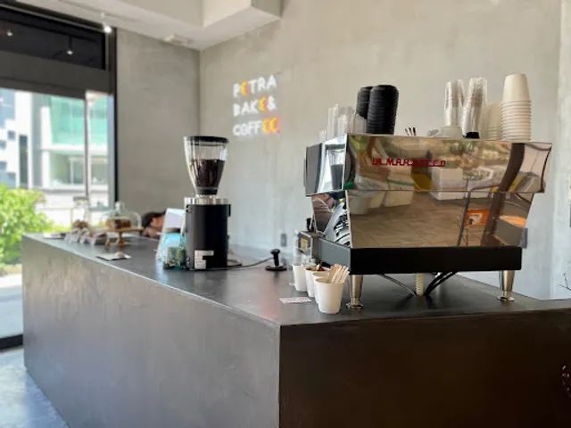 PETRA BAKE&COFFEE