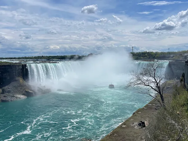 Niagara Falls Boat Ride and Tours Canada